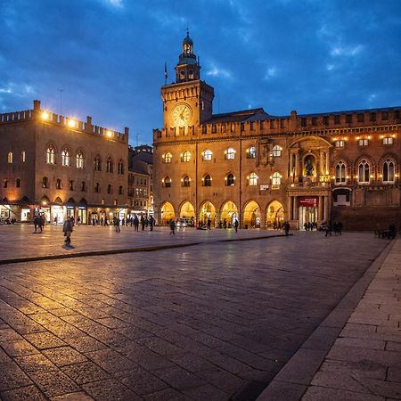Urbanicooh Asinelli - Balcony On Piazza Maggiore Болонья Екстер'єр фото