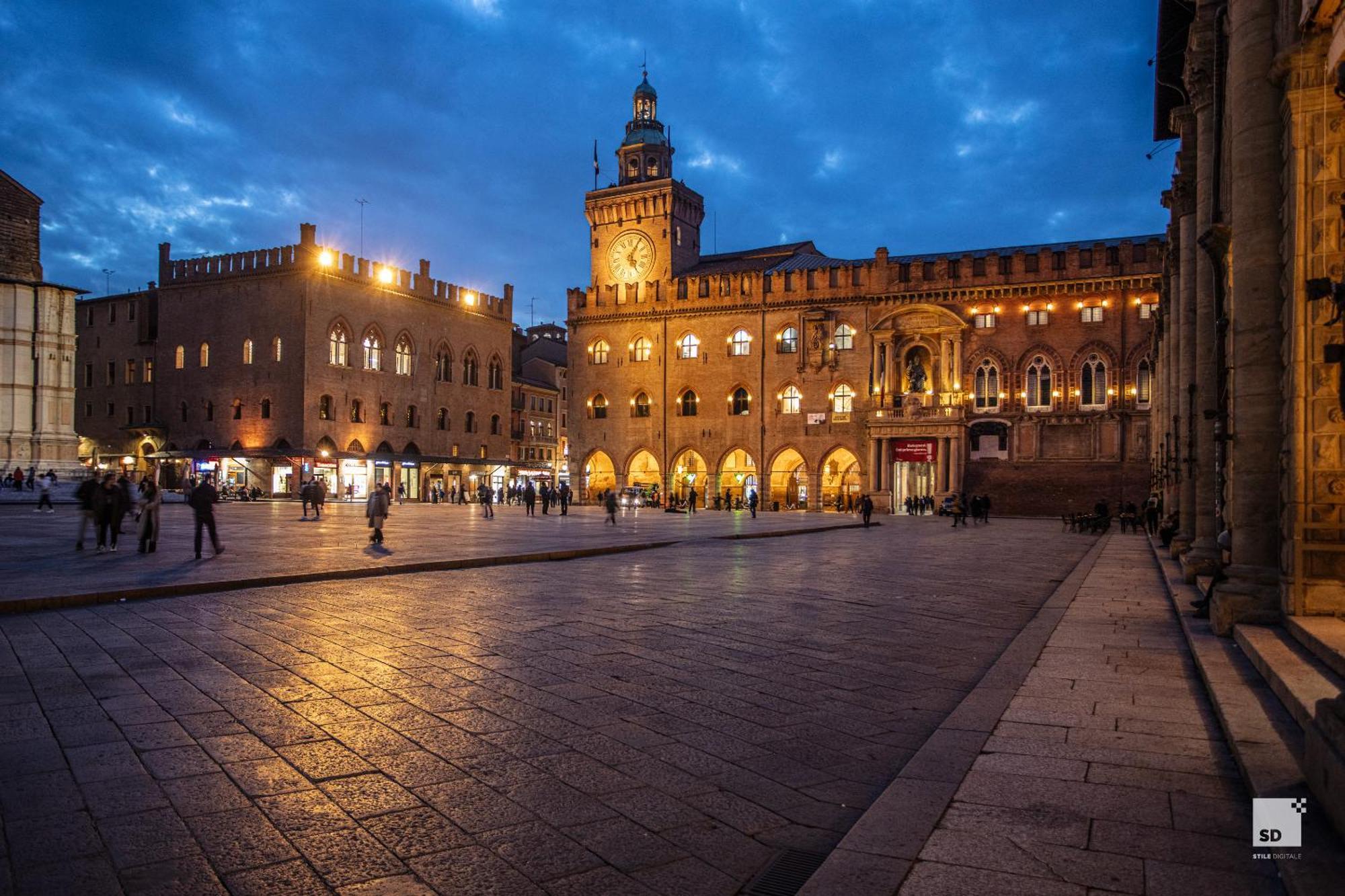 Urbanicooh Asinelli - Balcony On Piazza Maggiore Болонья Екстер'єр фото
