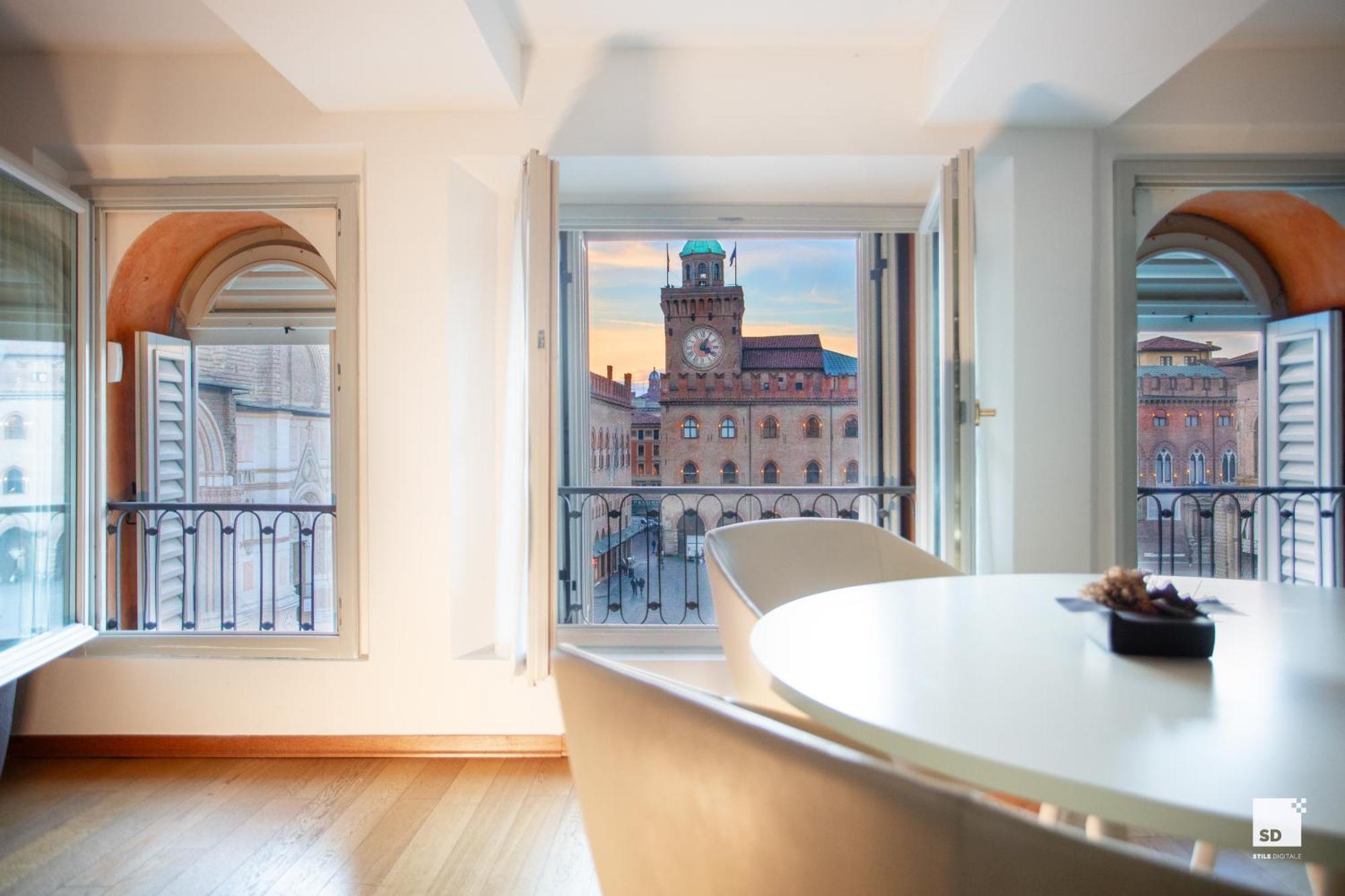 Urbanicooh Asinelli - Balcony On Piazza Maggiore Болонья Екстер'єр фото